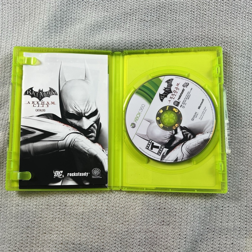 Warner Bros Batman Arkham City Xbox 360 Action Adventure Game W/ Manual - Picture 2 of 4